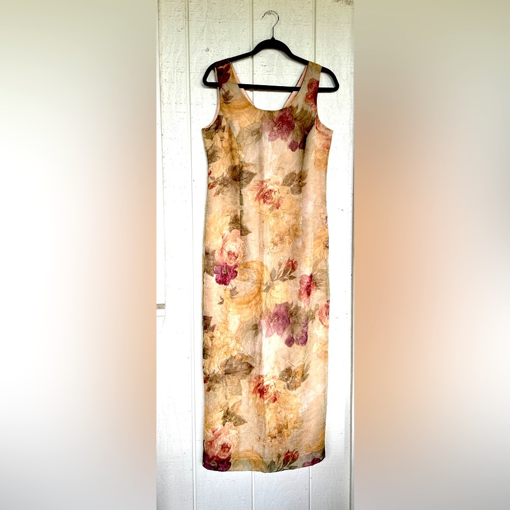 Elegant Maxi Dress with Vintage floral prints
